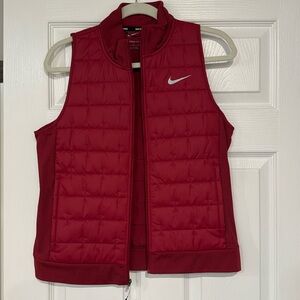 NEW Nike Therma Women's Synthetic-Fill Running Vest-Pomegranate-Size Medium